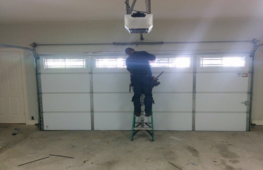 Garage Door Repair Services in Santa Clarita